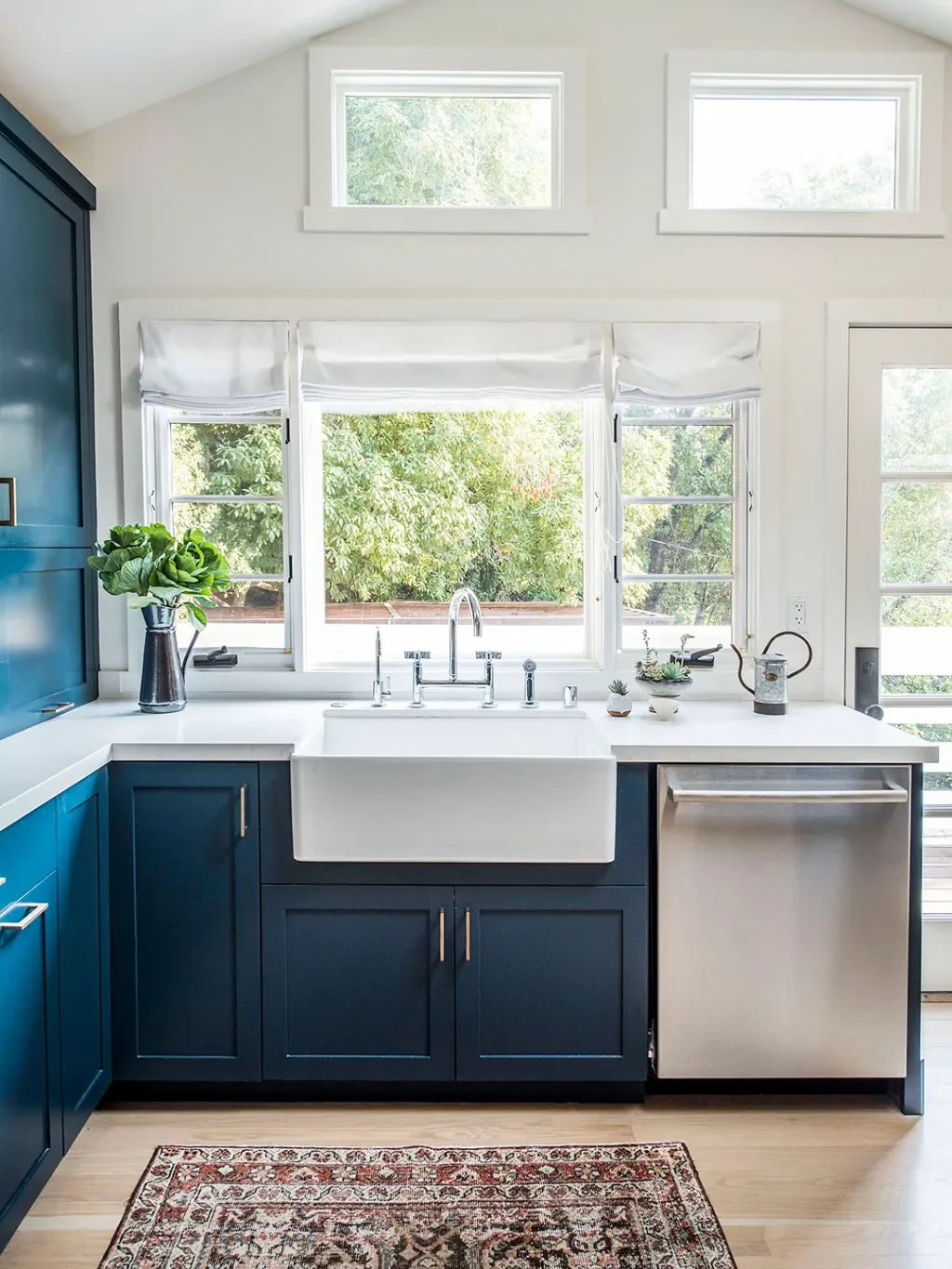 13 Navy Blue Kitchens, and Not a Nautical One in Sight