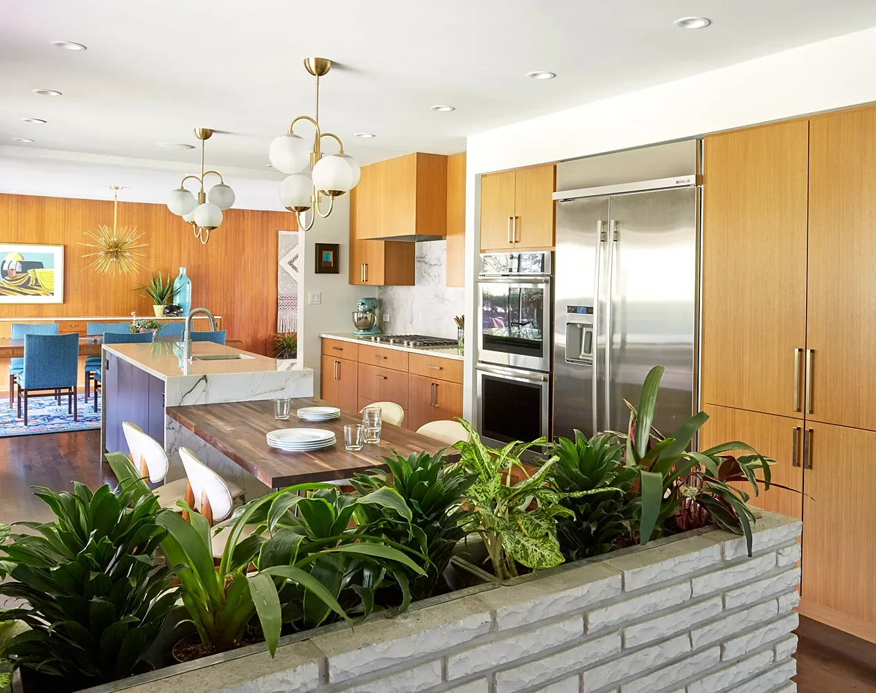13 Navy Blue Kitchens, and Not a Nautical One in Sight