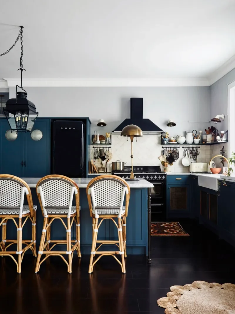 13 Navy Blue Kitchens, and Not a Nautical One in Sight