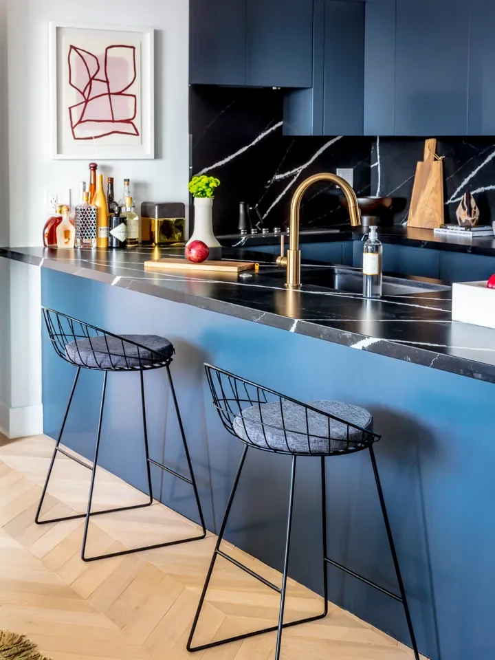 13 Navy Blue Kitchens, and Not a Nautical One in Sight