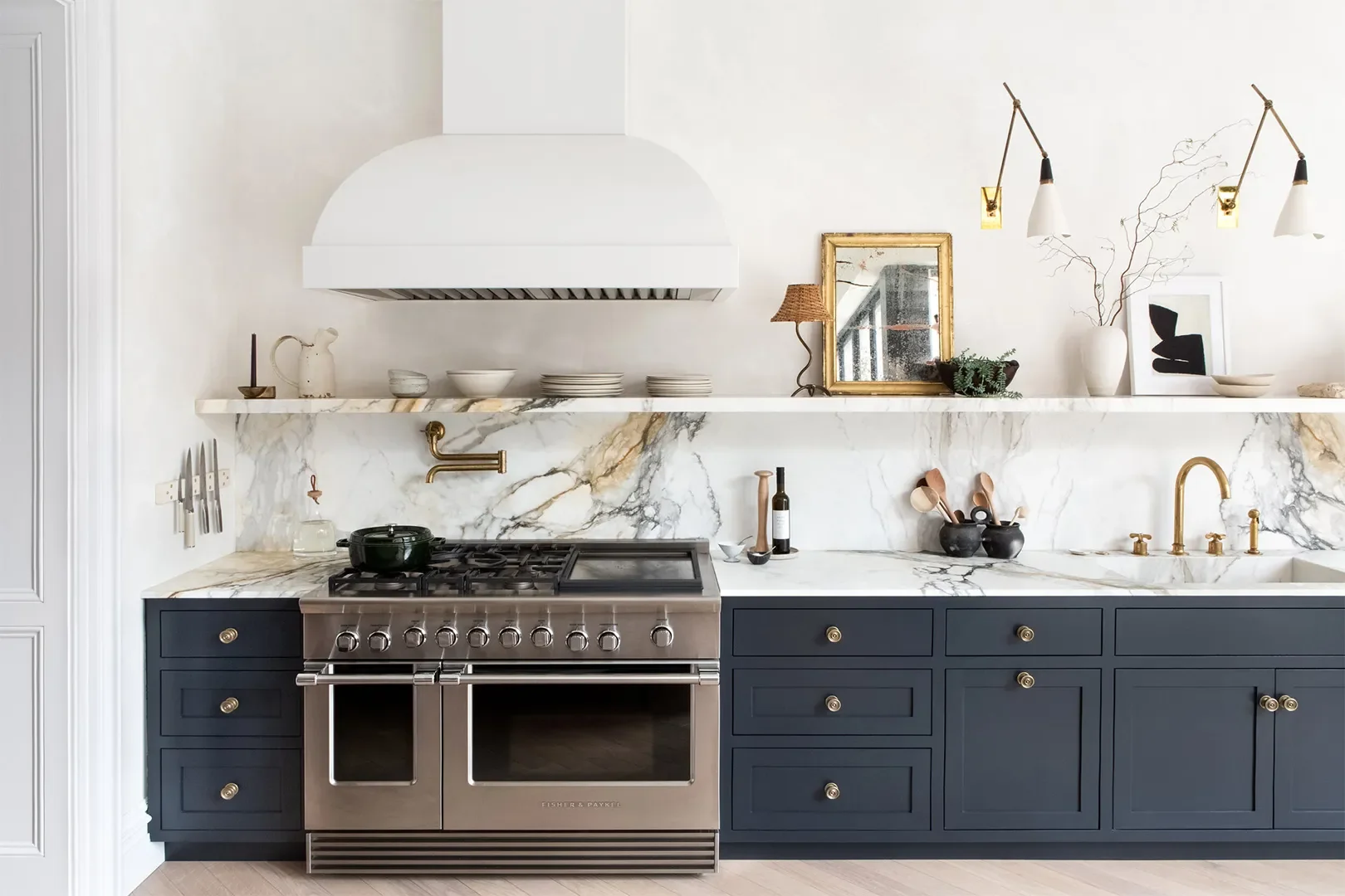 13 Navy Blue Kitchens, and Not a Nautical One in Sight