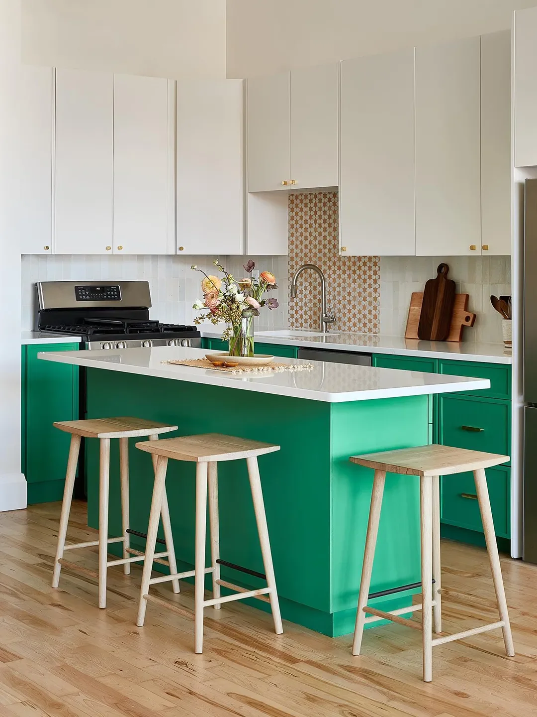 8 Next-Level Takes on the Two-Tone Kitchen Cabinet Trend