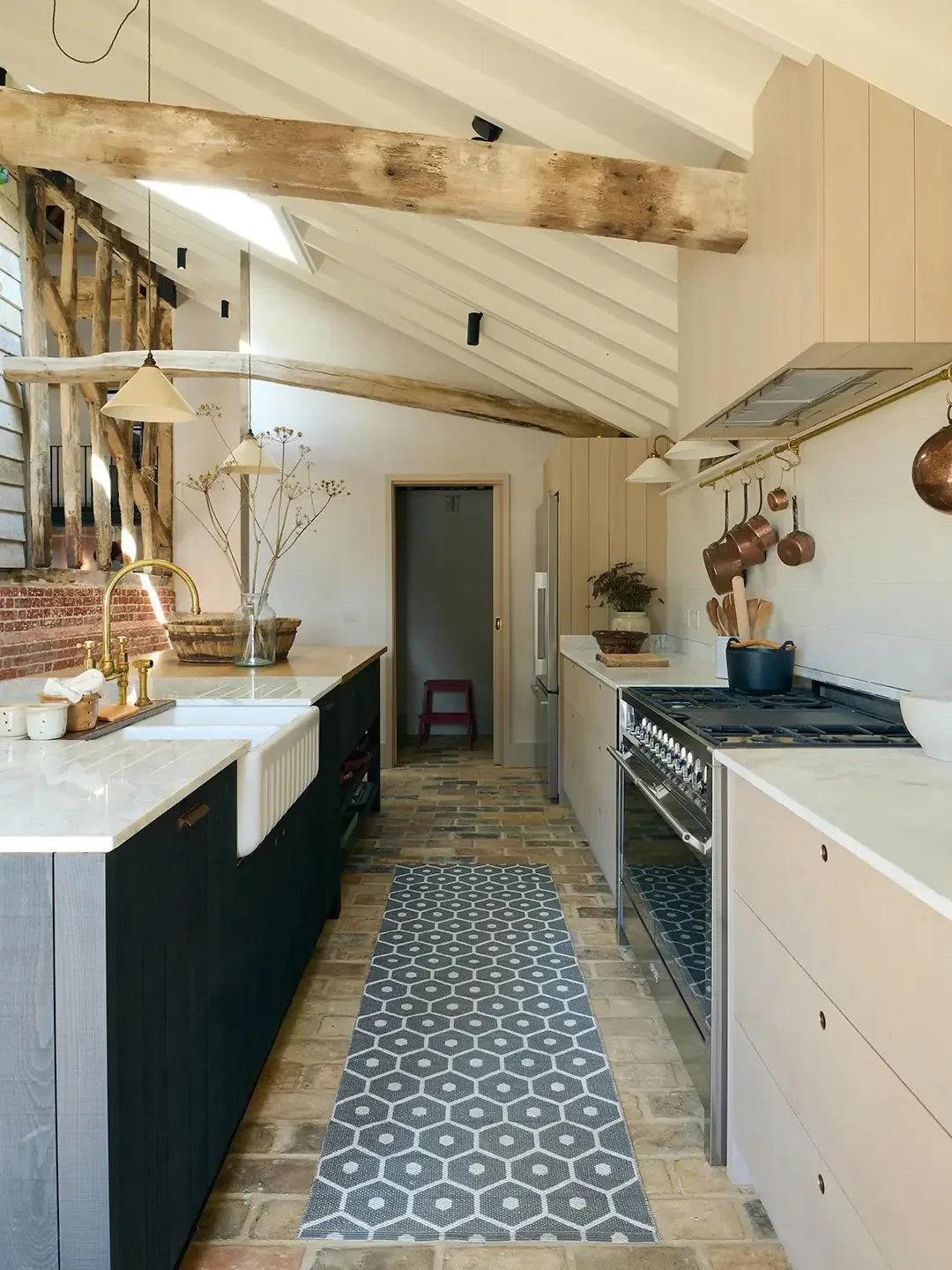 8 Next-Level Takes on the Two-Tone Kitchen Cabinet Trend