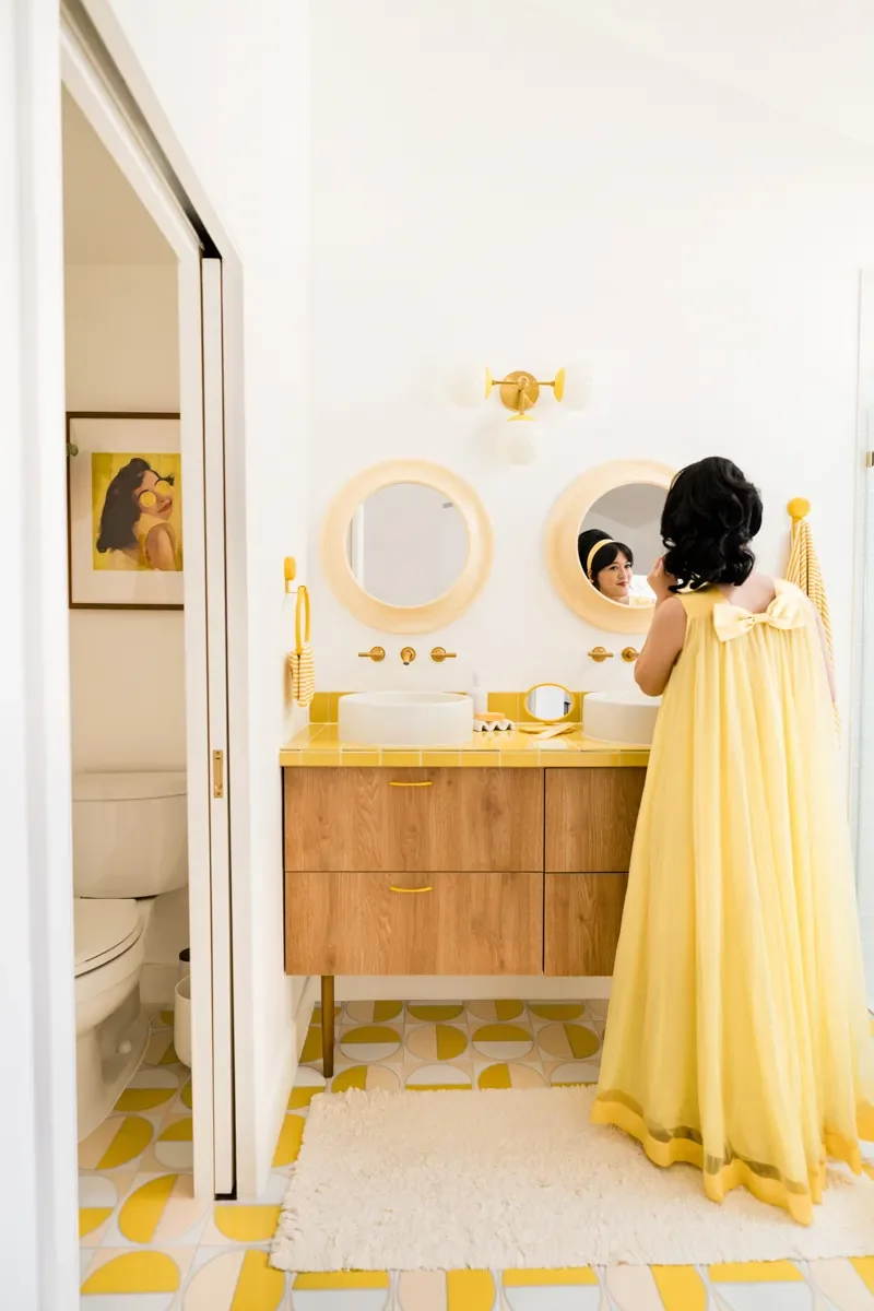 A ’70s Sunken Tub Was the One Thing That Stayed in This Retro Bathroom Refresh