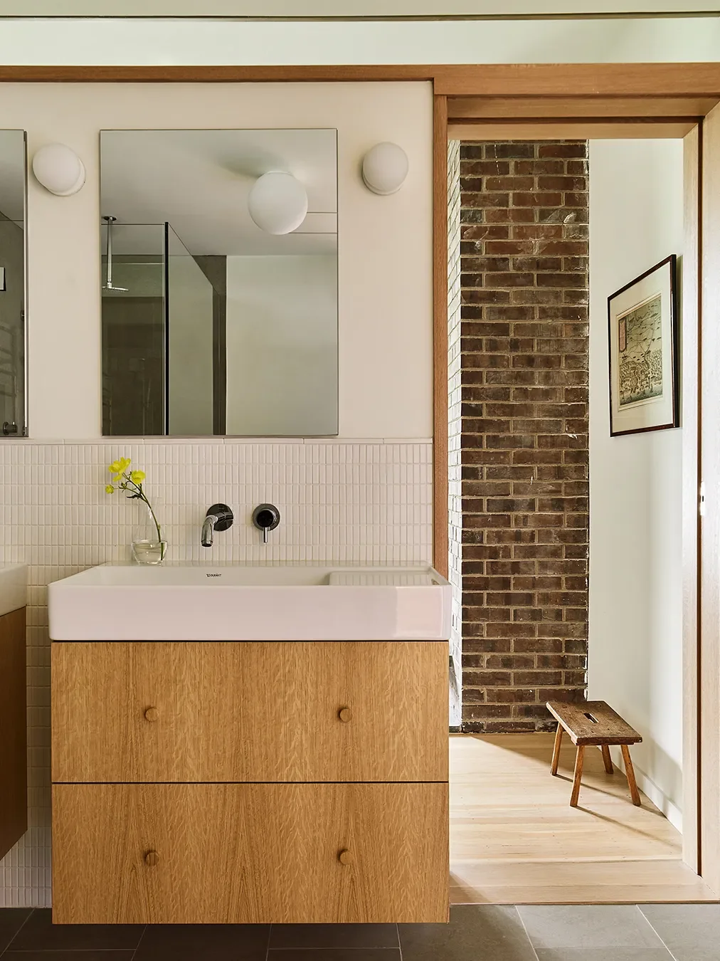 A Striking Jolt of Color Brought This Historic Philadelphia Home Into Modern Day