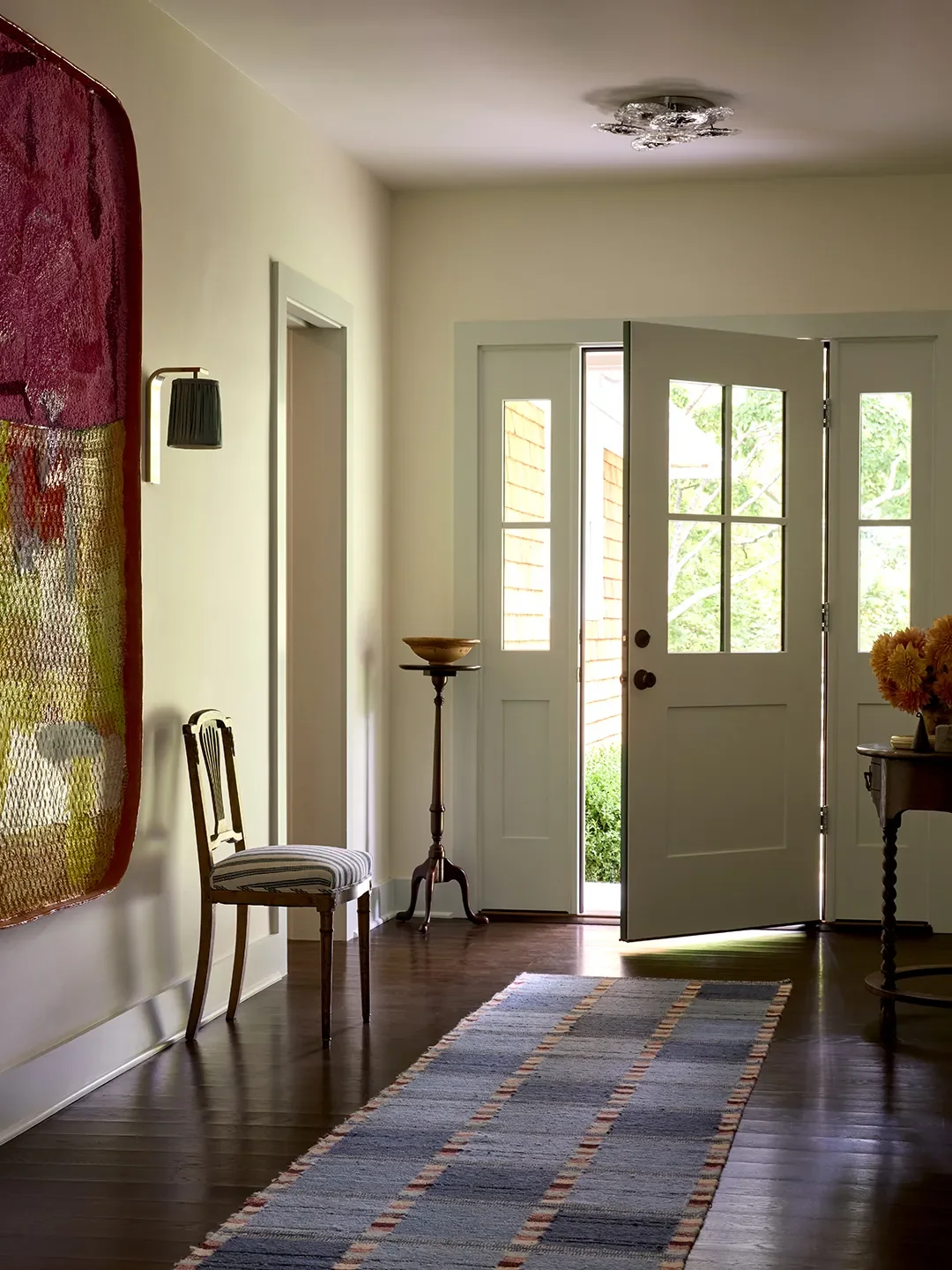 Behind the Design of a Playful Hamptons Home Inspired by Strawberry Fabric