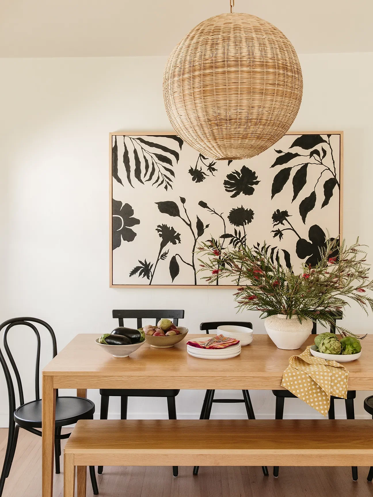 Flowers Got This L.A. Photographer Through 6 Months in the Hospital, So She Made Her Home an Ode to Them