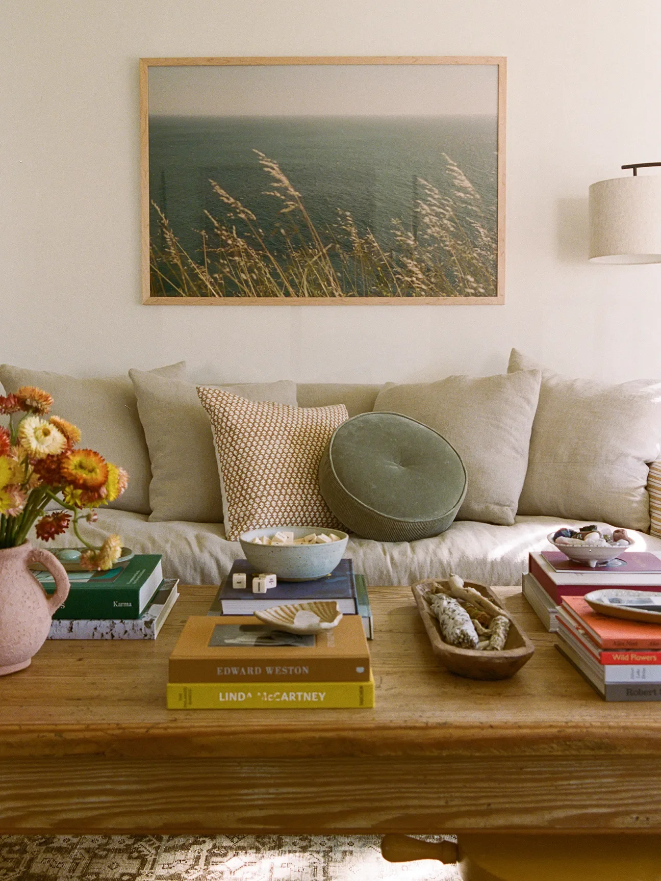 Flowers Got This L.A. Photographer Through 6 Months in the Hospital, So She Made Her Home an Ode to Them