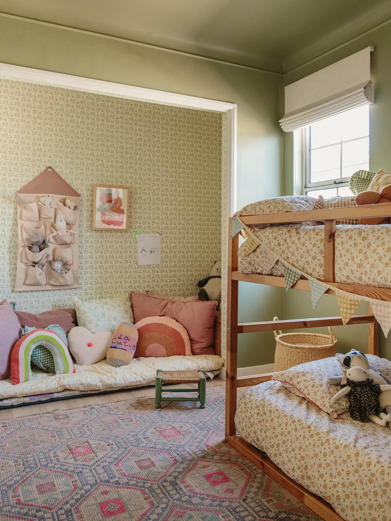 Flowers Got This L.A. Photographer Through 6 Months in the Hospital, So She Made Her Home an Ode to Them