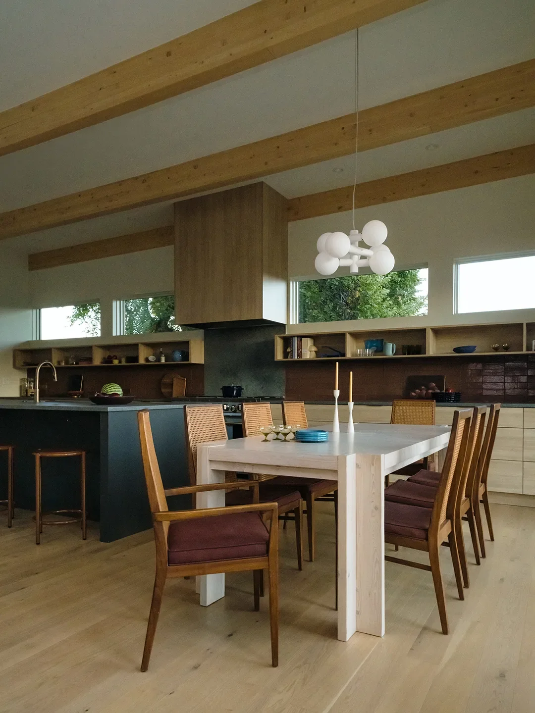 Local Pink Flagstone and Foraged Leaves Inspired This Hillside Denver Home's Soothing Palette