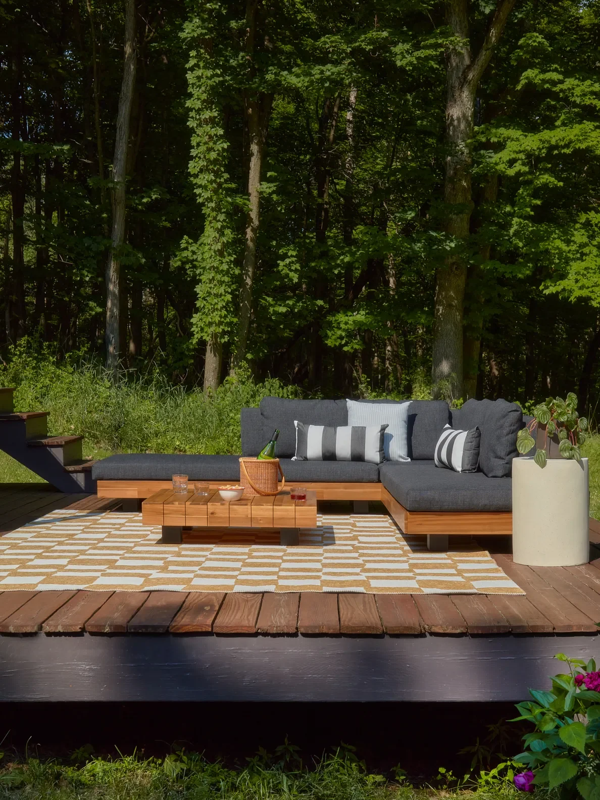 My Months-Long Outdoor Sectional Search Led Me to This Comfy Solid Wood Set
