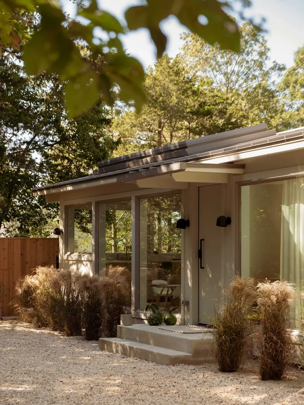 Soft, Glowy Light Is the Main Character in This Calming East Hamptons Home