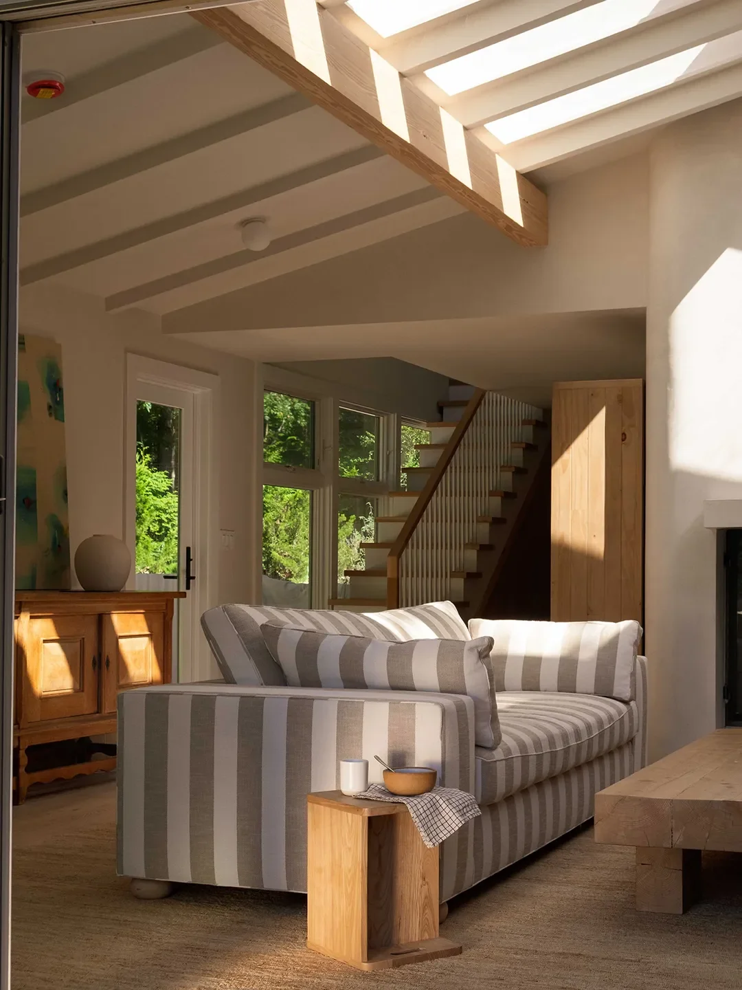 Soft, Glowy Light Is the Main Character in This Calming East Hamptons Home