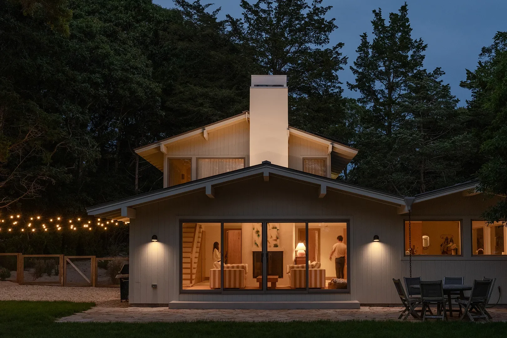 Soft, Glowy Light Is the Main Character in This Calming East Hamptons Home