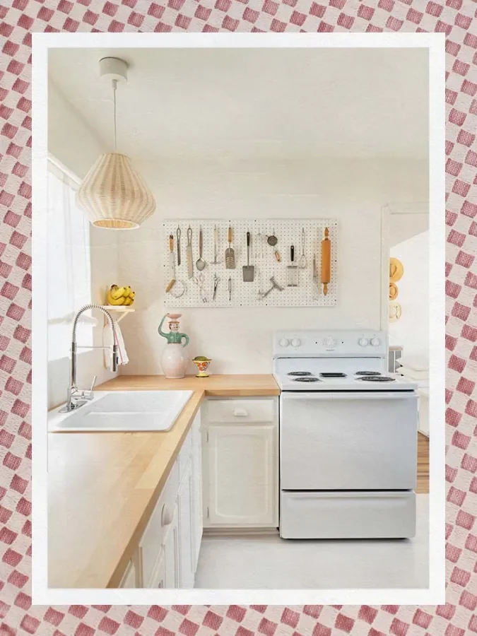 The Best Warm White Paint Colors, as Seen in 8 Designers' Favorite Spaces