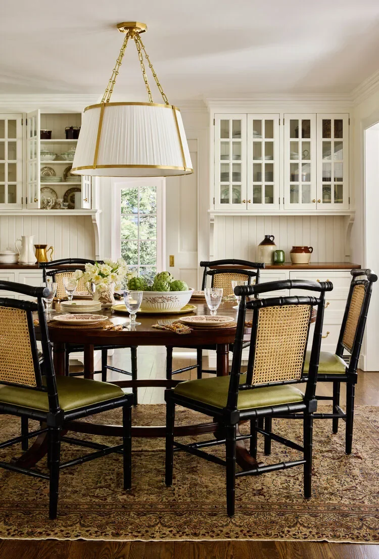 The Best Warm White Paint Colors, as Seen in 8 Designers' Favorite Spaces
