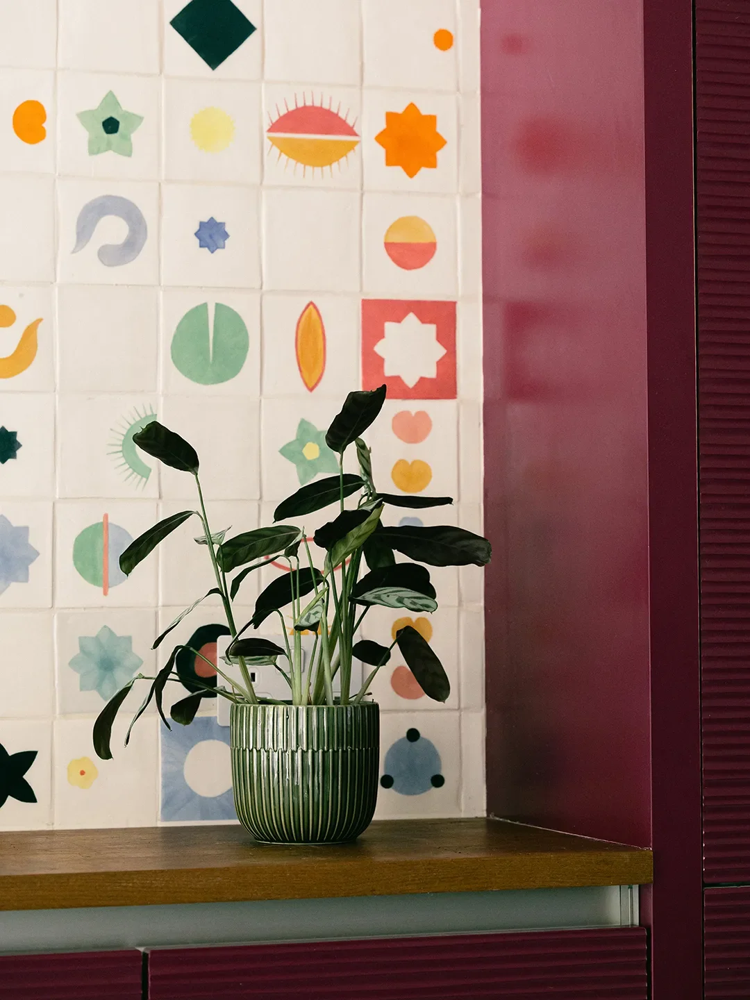 The Magenta Cabinets Stayed, But This Kitchen Looks Brand-New After a Artsy Remodel