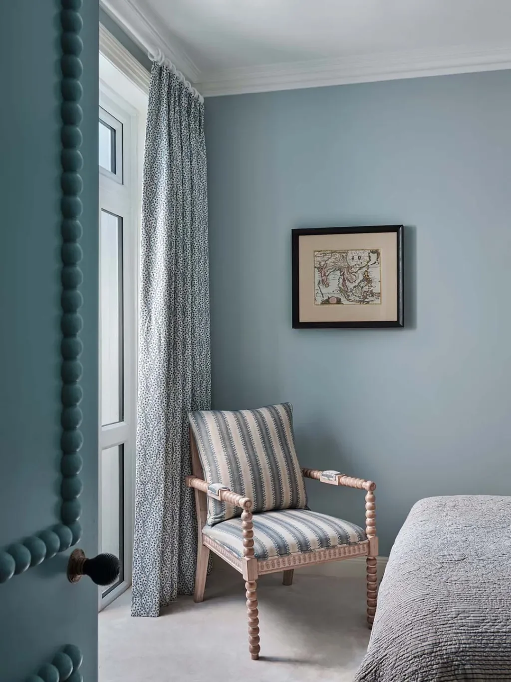 The Next Big Molding Trend Instantly Elevates Basic Doors