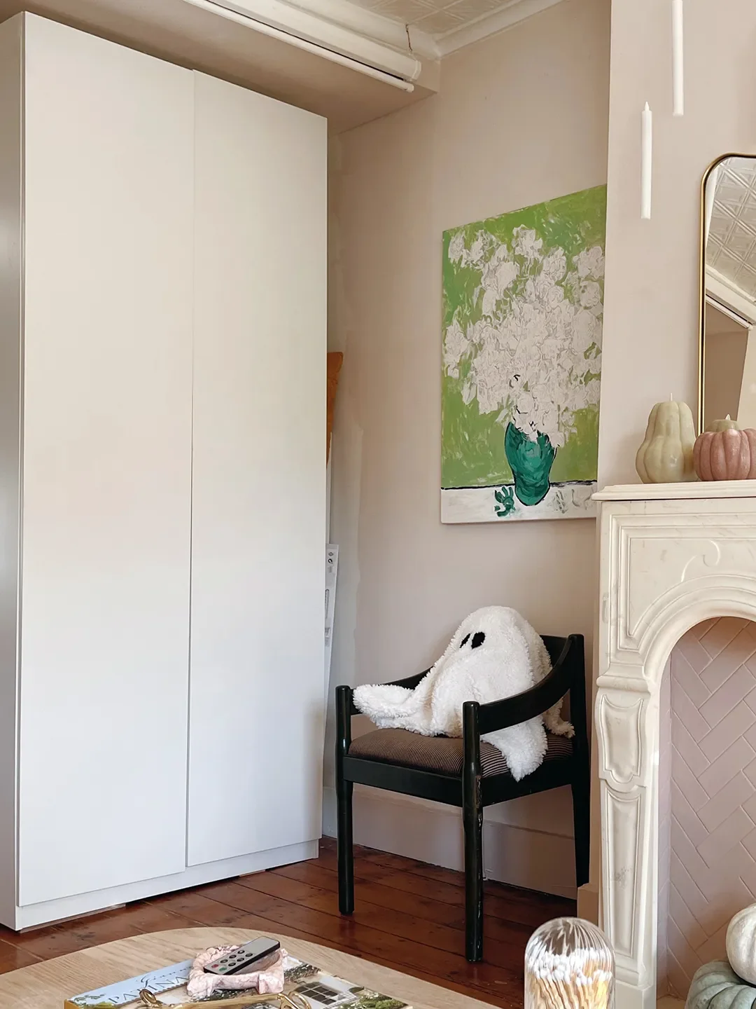 This $150 IKEA Pax Hack Stars Decorative Molding You Can Cut With Simple Shears