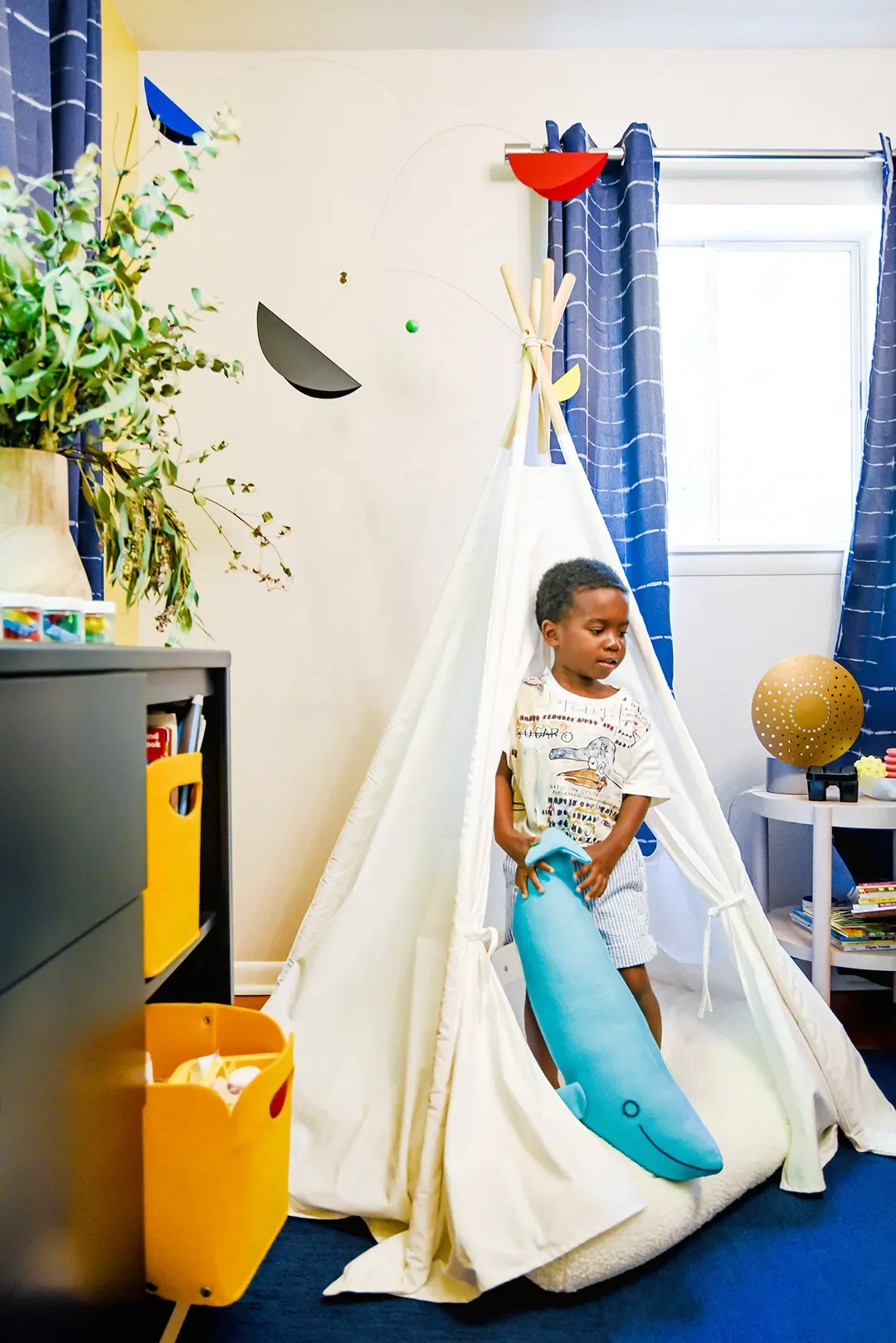 This Art-Loving Toddler’s Bedroom Features a New Take on the Chalkboard Wall