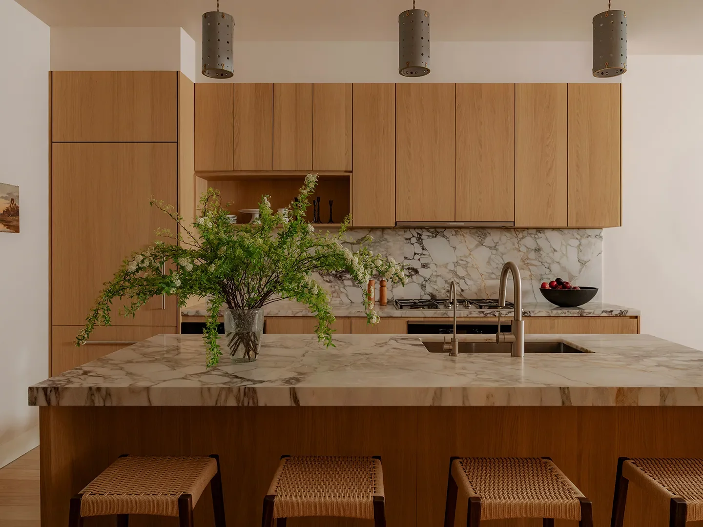This Designer Undid a Historic Brownstone's Developer Remodel With Warm Layers and Soft Curves