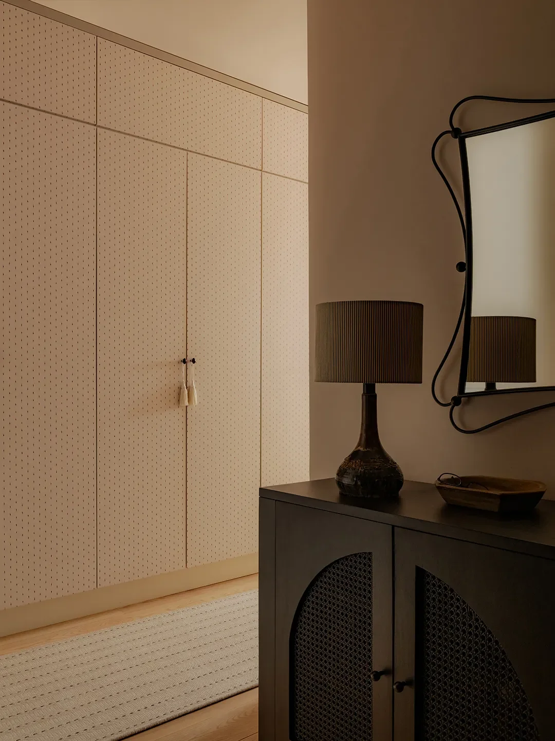 This Designer Undid a Historic Brownstone's Developer Remodel With Warm Layers and Soft Curves