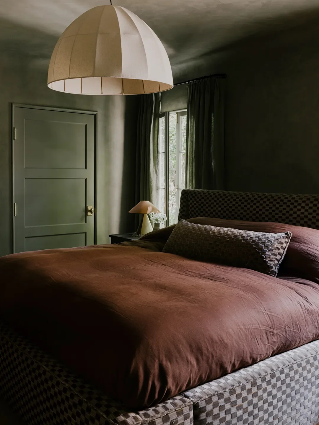 This Detail Automatically Makes a Traditional House Feel Moody