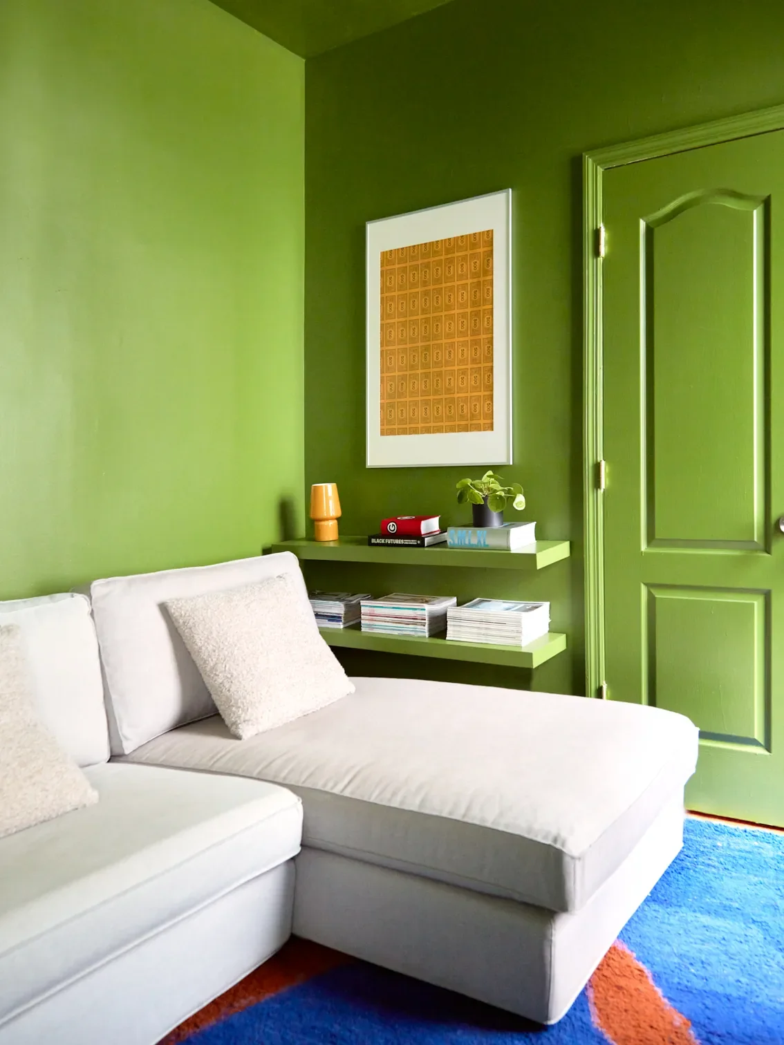 Turns Out, This Allover Green Office Is the Perfect Minimalist-Maximalist Compromise