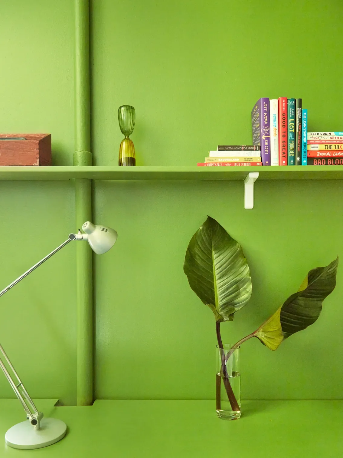 Turns Out, This Allover Green Office Is the Perfect Minimalist-Maximalist Compromise